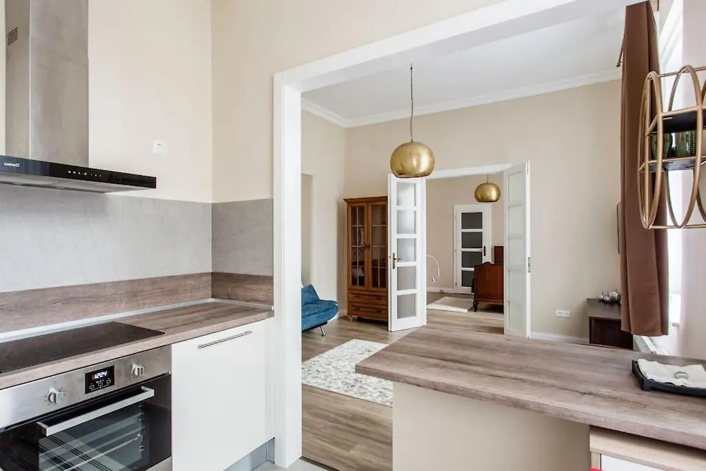 Hilltop Garden Apartman Budapeste 0*,  Hungria