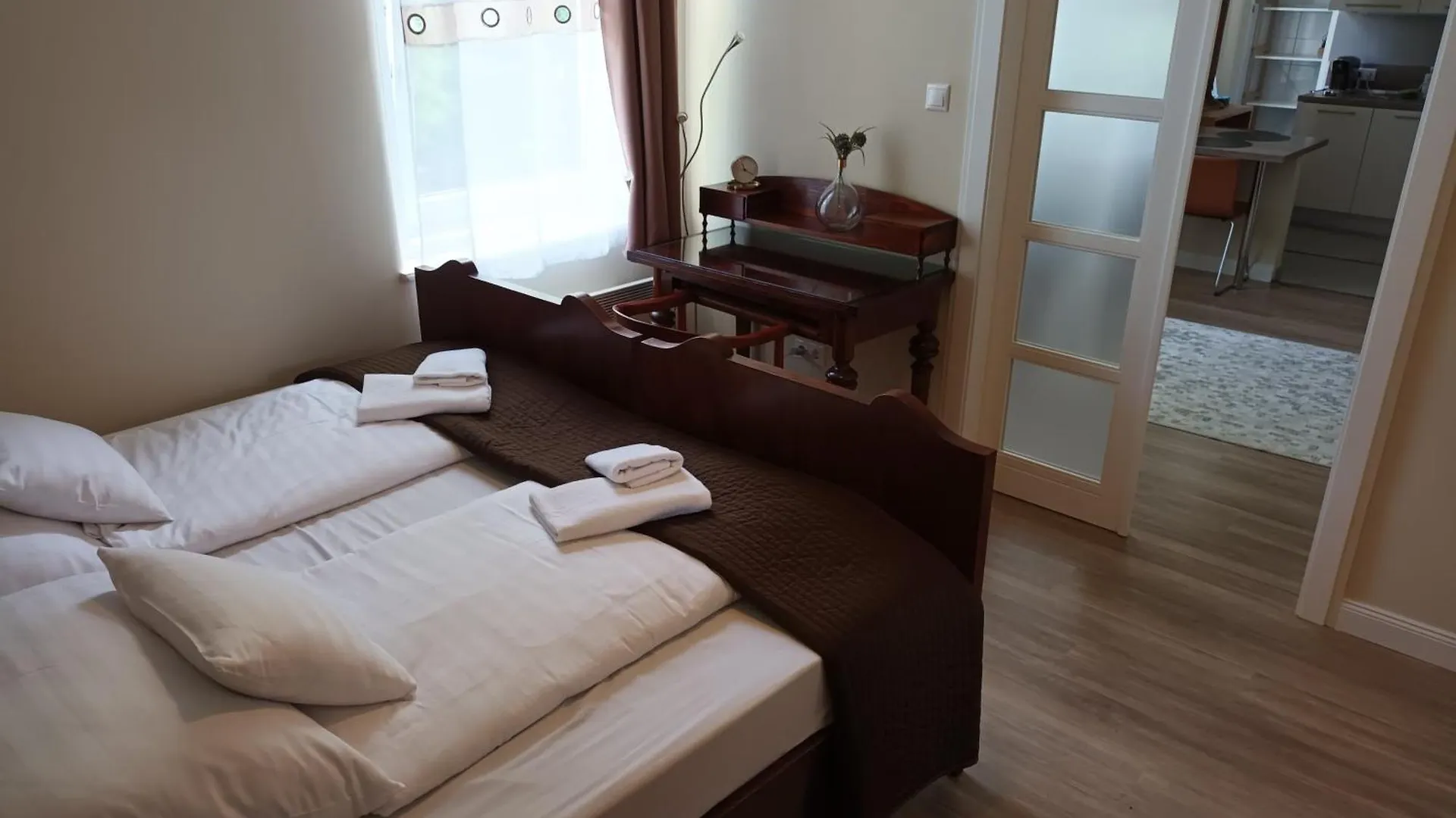 Hilltop Garden Apartman Budapeste 0*,